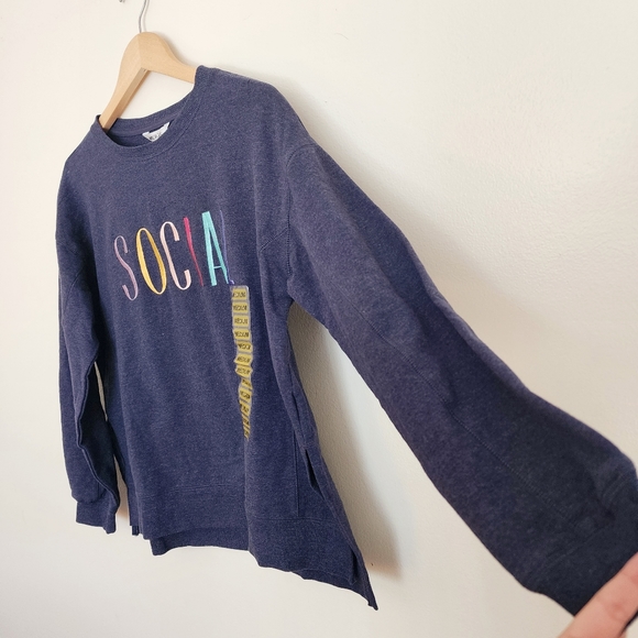 NWT Wildfox Embroidered “Social” Statement Sweatshirt Size Medium - Picture 4 of 9